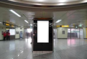 cenário do metrô e maquete publicitária foto