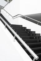 escadas de design preto foto
