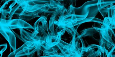 fumaça azul abstrata em fundo preto foto