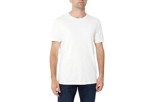 camiseta em um homem, isolado em um fundo branco, copie o espaço foto