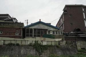 uma casa velha em anyang, coreia foto