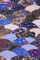 padrão de tecido auspicioso colorido para fundos e decorações. foto