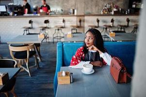 jovem mulher afro-americana foto