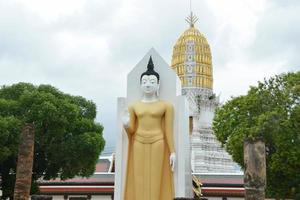 wat phra sri rattana mahathat. templo, phitsanulok na tailândia. foto