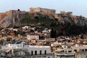 atenas grécia 4 de abril de 2022 a acrópole da cidade de atenas é um excelente monumento da arte arquitetônica. foto