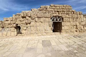 caesarea israel 21 de novembro de 2019 as ruínas de uma antiga cidade no mar mediterrâneo em israel. foto