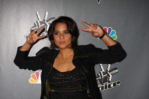 los angeles, 29 de junho - vicci martinez chegando na festa de encerramento da voz em avalon em 29 de junho de 2011 em los angeles, ca foto