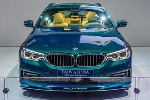 frankfurt, alemanha - setembro de 2019 green esmeralda bmw alpina b5 bi-turbo touring allroad g31, iaa international motor show auto exhibtion foto