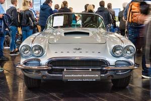 friedrichshafen - maio de 2019 prata chevrolet corvette c1 1961 cabrio no motorworld classics bodensee em 11 de maio de 2019 em friedrichshafen, alemanha foto