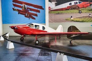 friedrichshafen - maio de 2019 avião vermelho bellanca crusair sênior 1946 no motorworld classics bodensee em 11 de maio de 2019 em friedrichshafen, alemanha foto