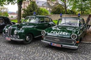 fulda, alemanha - maio de 2013 bmw 501 502 e opel kapitan police l foto