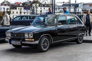 alemanha, limburg - abril de 2017 renault preto 16 1965 em limburg an der lahn, hesse, alemanha foto