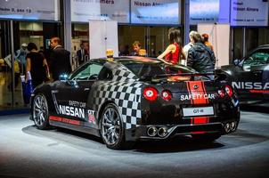 moscou, rússia - agosto de 2012 nissan gt-r r35 safety car apresentado como estreia mundial no 16º salão internacional de automóveis mias moscou em 30 de agosto de 2012 em moscou, rússia foto