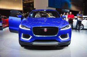 frankfurt - 21 de setembro conceito jaguar c-x17 apresentado como estreia mundial na 65th iaa internationale automobil ausstellung em 21 de setembro de 2013 em frankfurt, alemanha foto