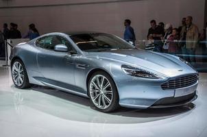 frankfurt - 21 de setembro aston martin db9 apresentado como estreia mundial no 65th iaa internationale automobil ausstellung em 21 de setembro de 2013 em frankfurt, alemanha foto