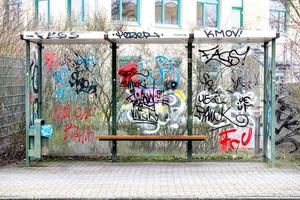 grafite de ponto de ônibus foto