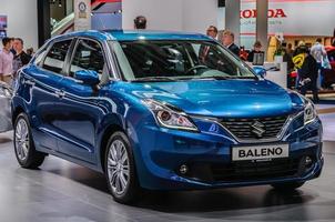 frankfurt - setembro de 2015 suzuki baleno apresentado na iaa internatio foto