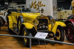 sinheim, alemanha - maio de 2022 amarelo laurin klement doppelphaeton cabrio 1916 foto