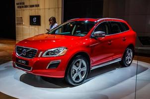 moscou, rússia - agosto de 2012 volvo xc60 apresentado como estreia mundial no 16º salão internacional de automóveis mias moscou em 30 de agosto de 2012 em moscou, rússia foto