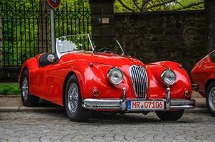 fulda, alemanha - maio de 2013 jaguar xk120 carbio roadster retro ca foto