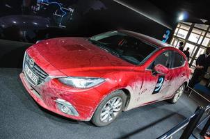 frankfurt - 21 de setembro mazda 3 hatchback apresentado como estreia mundial no 65th iaa internationale automobil ausstellung em 21 de setembro de 2013 em frankfurt, alemanha foto