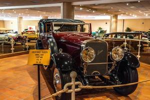 fontvieille, mônaco - junho de 2017 marrom hispano suiza h6b 1928 no museu de coleção de carros top de mônaco foto