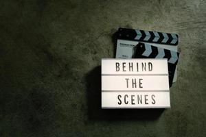 a caixa de luz do cinema no conteúdo do filme em tom escuro. foto