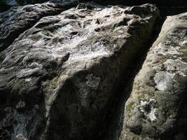 blocos de pedra de um antigo edifício close-up foto