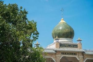 A mesquita darunaman é a maior mesquita da província de chiang rai. a mesquita era uma das muitas mesquitas no norte da tailândia, construída pelo povo hui ou mais ou menos conhecida como chin haw em tailandês. foto