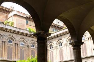 Roma, Itália. detalhes arquitetônicos típicos da cidade velha foto