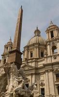 santa agnese in agone na piazza navona, roma, itália foto