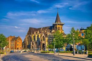 igreja católica collegiale sainte-croix em liege, bélgica, benel foto