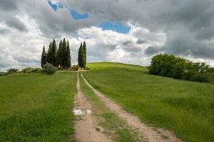 toscana, itália - 20 de maio. cemitério rural na toscana em 20 de maio de 2013 foto