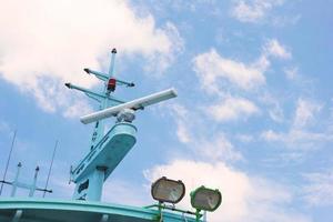 radar em barco de pesca foto