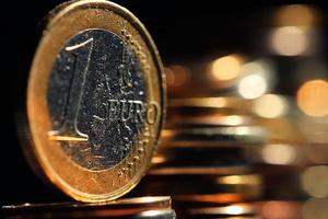 pilhas de moedas conceito dólares euro dólar taxa de câmbio economia