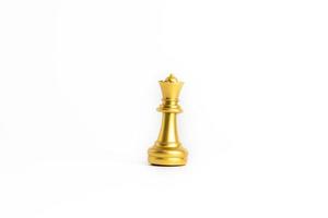 ouro do jogo de xadrez isolado no fundo branco. foto