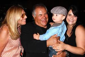 los angeles, 12 de julho - convidados na festa de aniversário de 40 anos de roy silver no maggiano s little itália em 12 de julho de 2013 em los angeles, ca foto