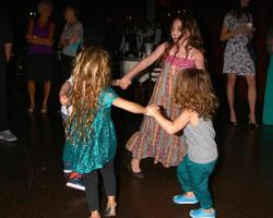 los angeles, 12 de julho - convidados na festa de aniversário de 40 anos de roy silver no maggiano s little itália em 12 de julho de 2013 em los angeles, ca foto