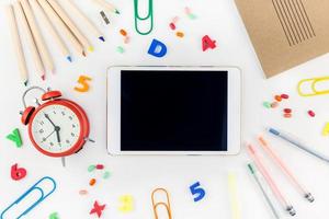 volta ao conceito de escola com material de escritório foto