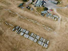 aeroporto do planador no campo, imagens de alto ângulo da câmera do drone. bela paisagem aérea de dunstable downs inglaterra grã-bretanha foto