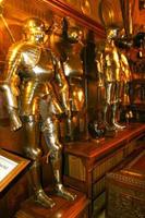warwick, westmidlands, reino unido, 2006, cavaleiro europeu, armadura medieval, armadura com capacete de ferro foto