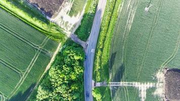 imagens aéreas e vista de alto ângulo do campo britânico, imagens do drone foto