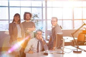 grupo de reunião de grupo de negócios bem-sucedida foto