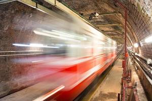 antiga linha de túnel de karakoy à rua istiklal, istambul foto