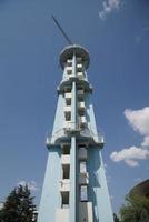 torre de pára-quedas no museu da associação aeronáutica turca, ancara, turkiye foto