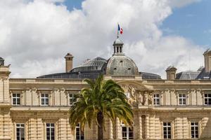 fachada do palácio de luxemburgo foto