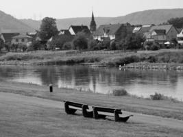 Bad Karlshafen e o Rio Weser foto