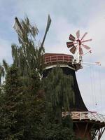 moinho de vento na frísia oriental foto