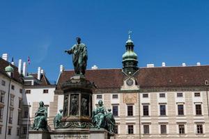 viena, áustria, 2022 - palácio e monumento de hofburg. Viena, Áustria. foto