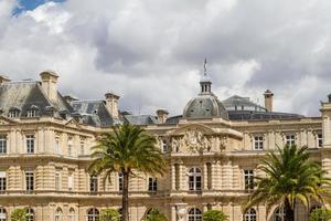 fachada do palácio de luxemburgo foto